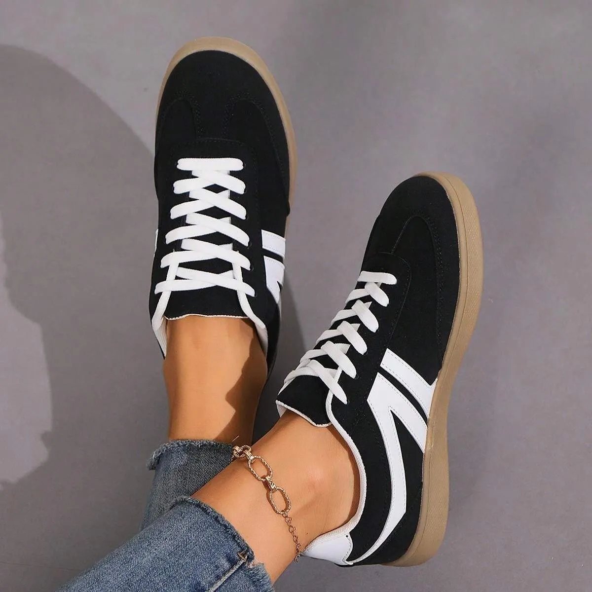 Vintage-Inspired Casual Shoes, Classic Unisex Sneakers for Sports and Leisure