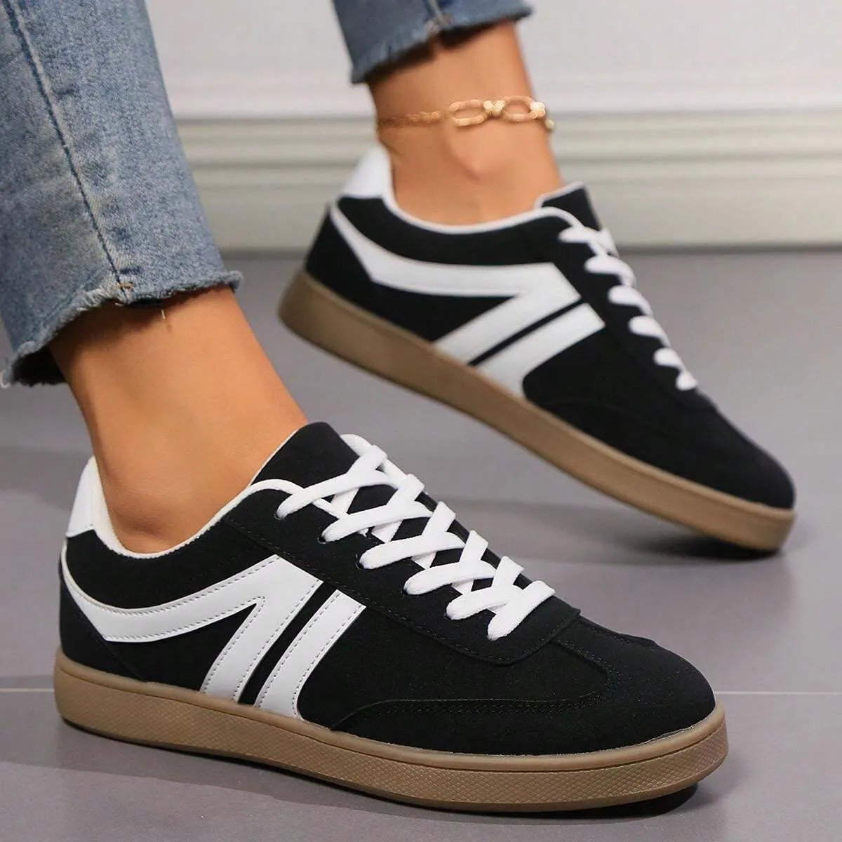 Vintage-Inspired Casual Shoes, Classic Unisex Sneakers for Sports and Leisure