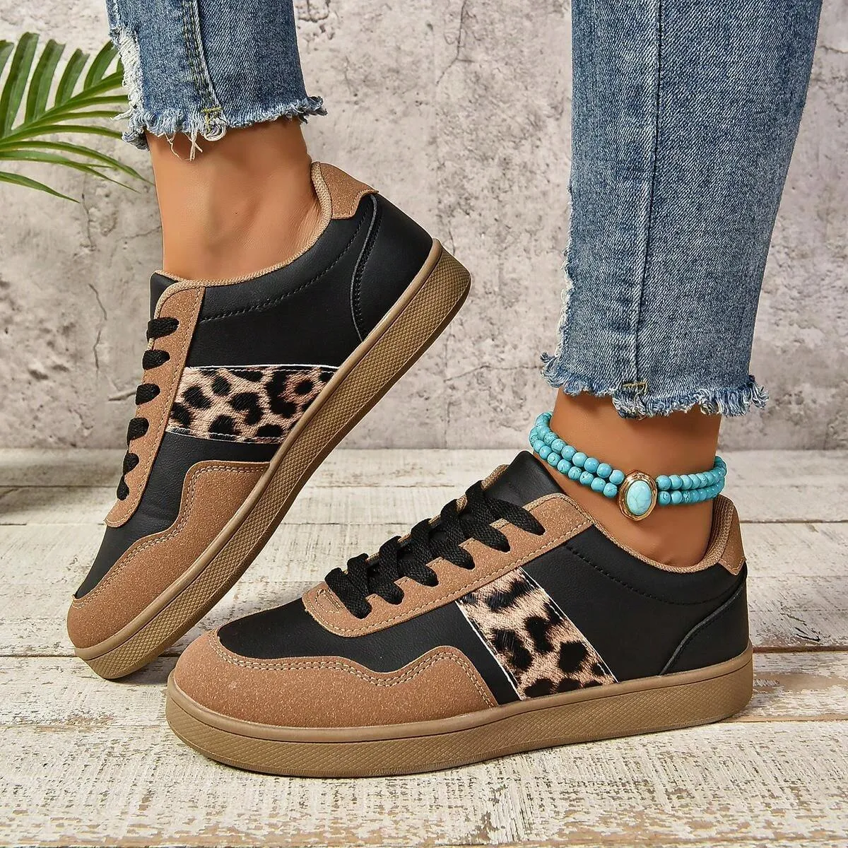 Vintage Unisex Sneakers, Stylish and Versatile Shoes for Casual Sportswear