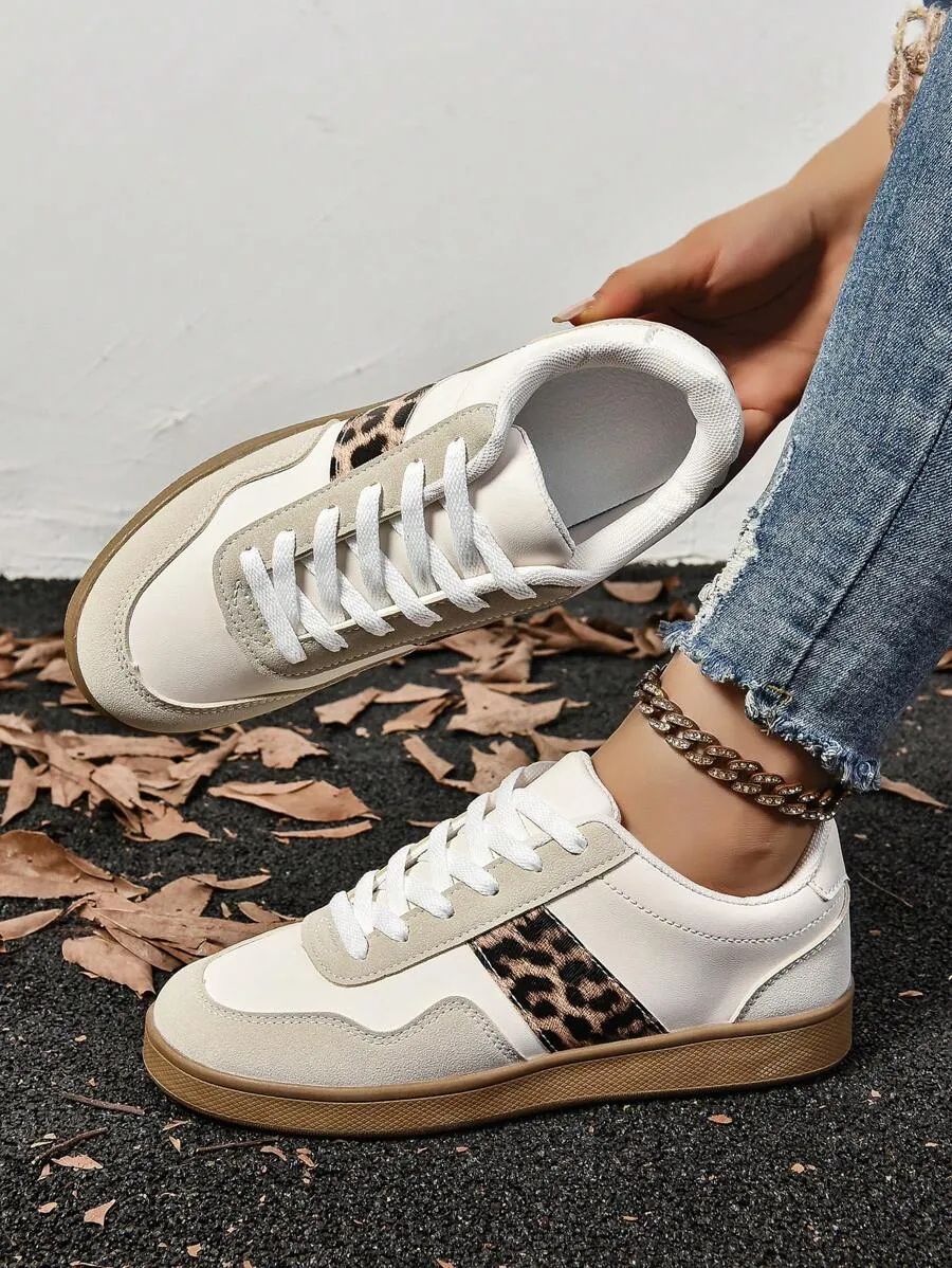 Retro-Inspired Unisex Sneakers, Versatile Casual Shoes for Sports and Beyond