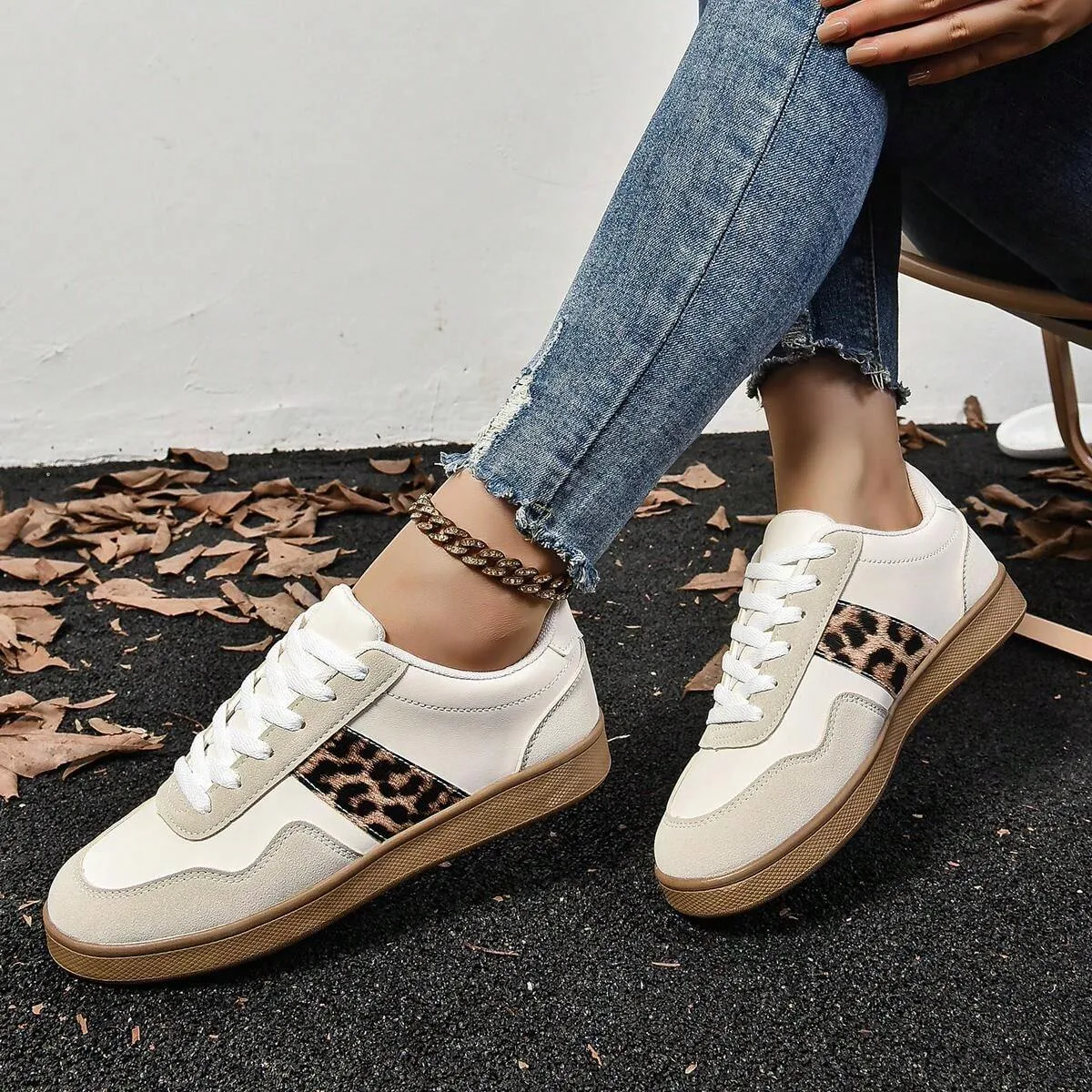 Retro-Inspired Unisex Sneakers, Versatile Casual Shoes for Sports and Beyond