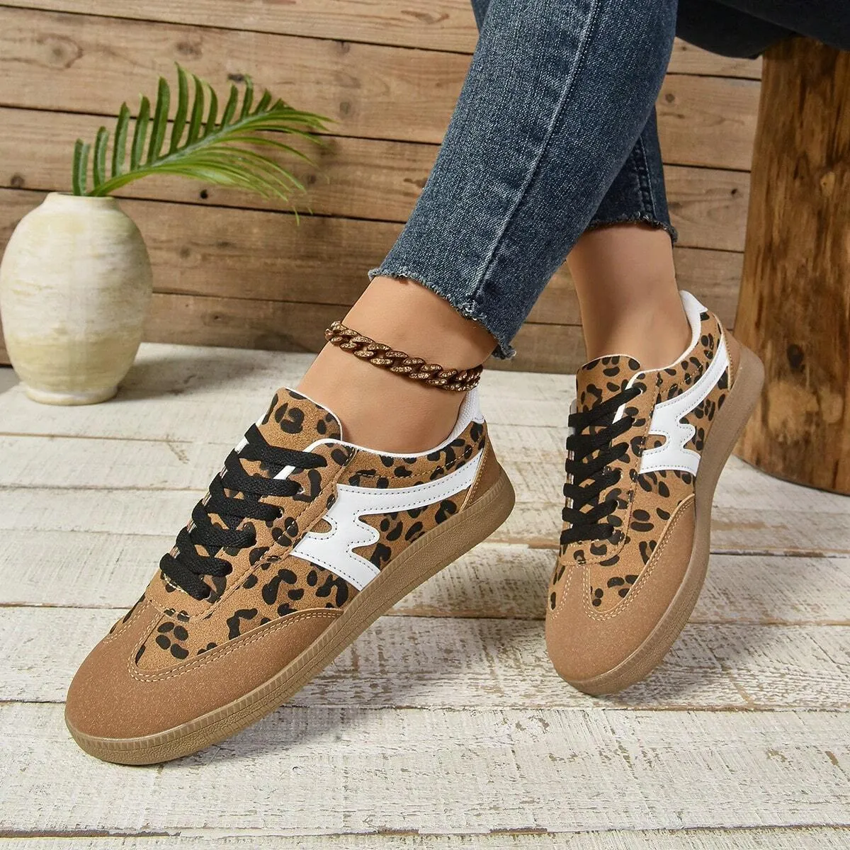 Casual Unisex Sneakers, Vintage Classic Design for Sports and Daily Wear